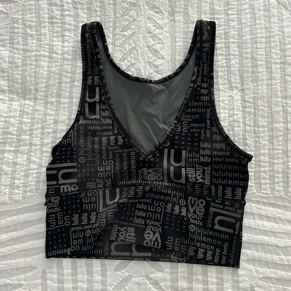 Lululemon black tank top size 8 - Picture 2 of 2